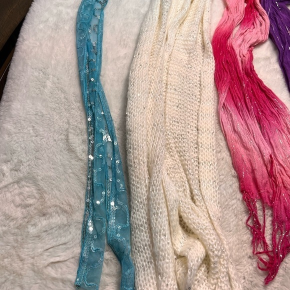 Scarf lot - Picture 4 of 5
